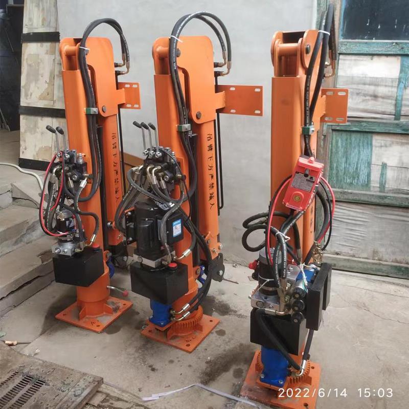 二连浩特市重汽蓝牌随车吊 3.2吨 国六动力强 液压驱动 农用自卸起重机